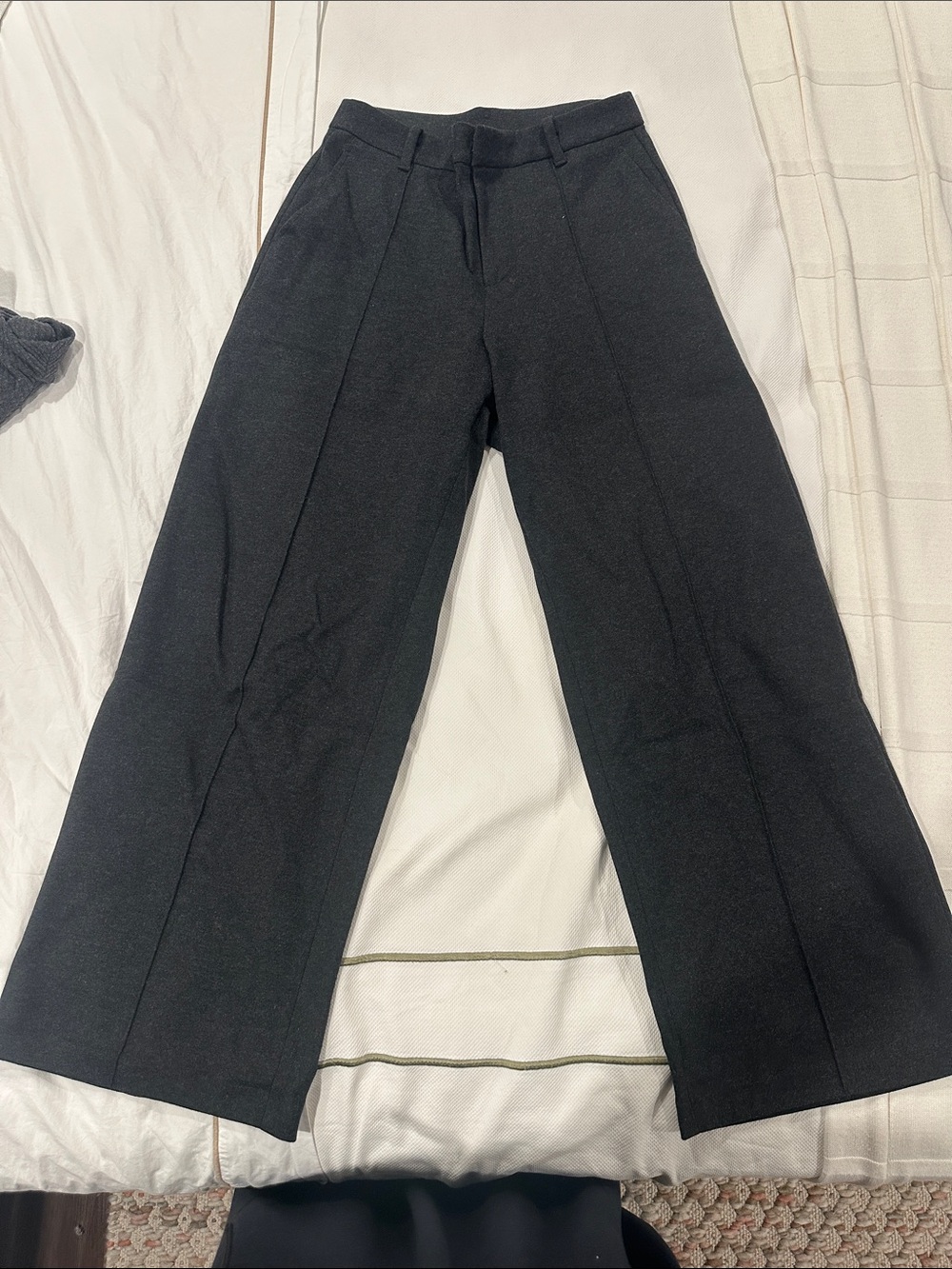 Uniqlo Black Wide-Leg Trousers with Front Crease